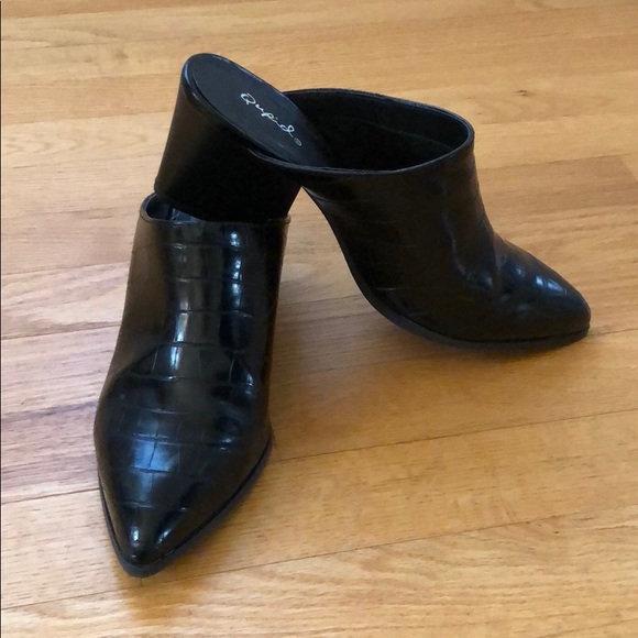 Black Mules size 6.5 - Picture 3 of 7